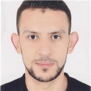 Profesor de ciencias físicas para estudiantes universitarios o de secundaria